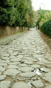 جاده ای در رم که ۳۱۴ سال قبل از میلاد مسیح ساخته شده..