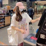 پروف دخترونه کره اي در فروشگاه 