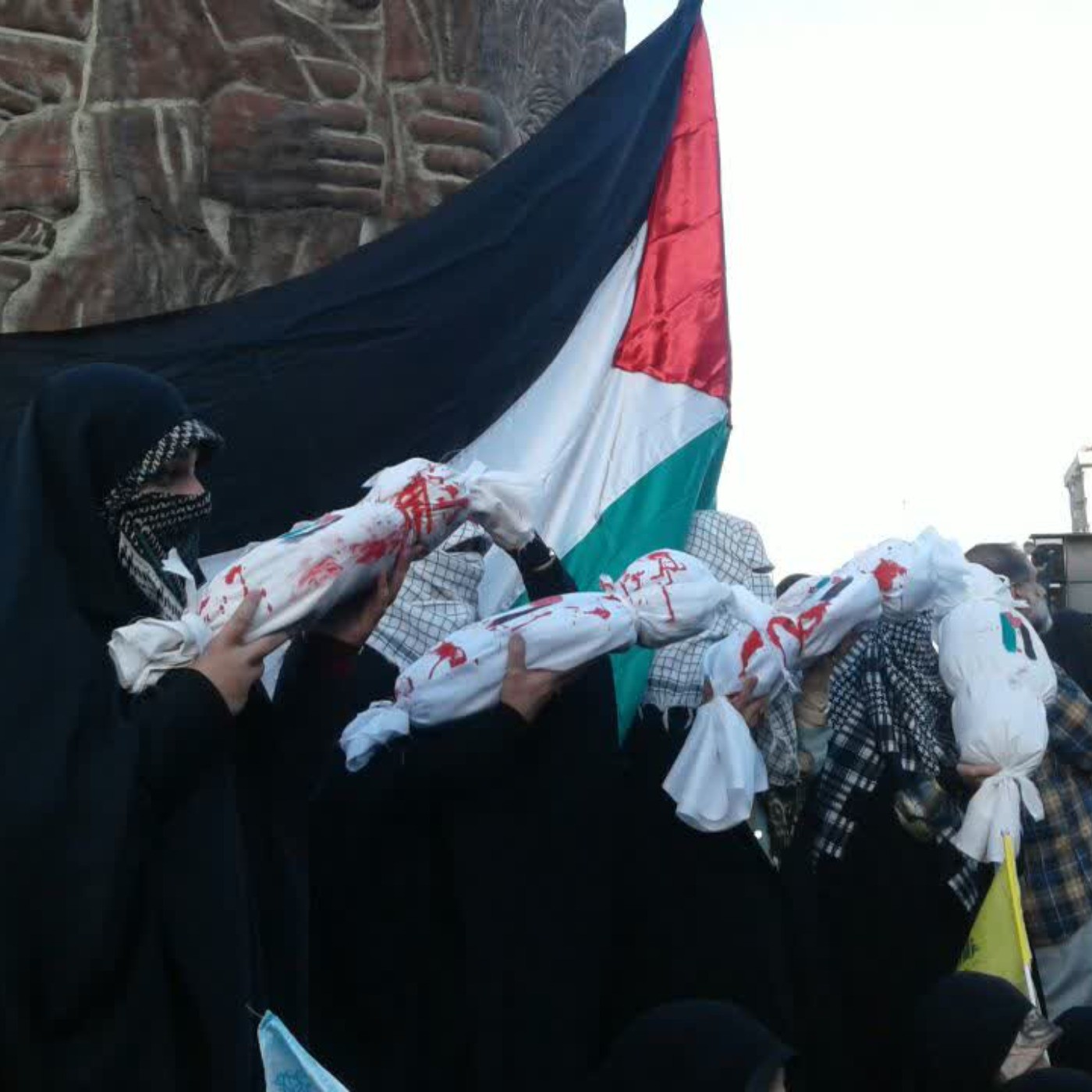 اندر احوالات میدان انقلاب در حمایت از مردم مظلوم فلسطین