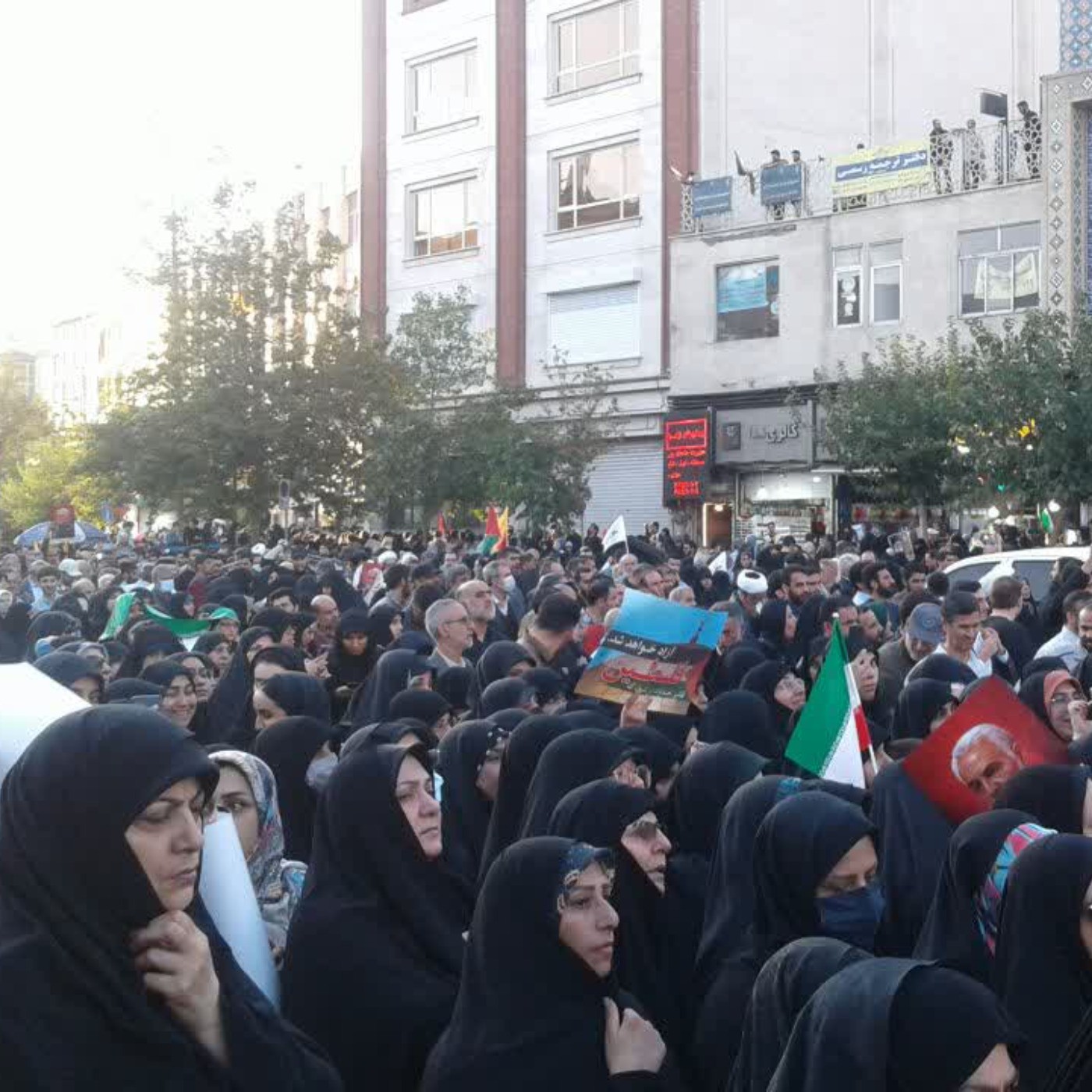 میدان انقلاب در حمایت از مردم مظلوم فلسطین