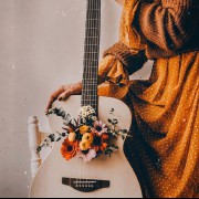 پروفایل دخترونه گیتار با دیزاین گل خوشگل