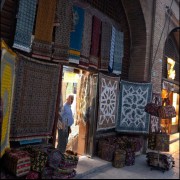 سفره زیر انداز سنتی نقش جهان اصفهان. 