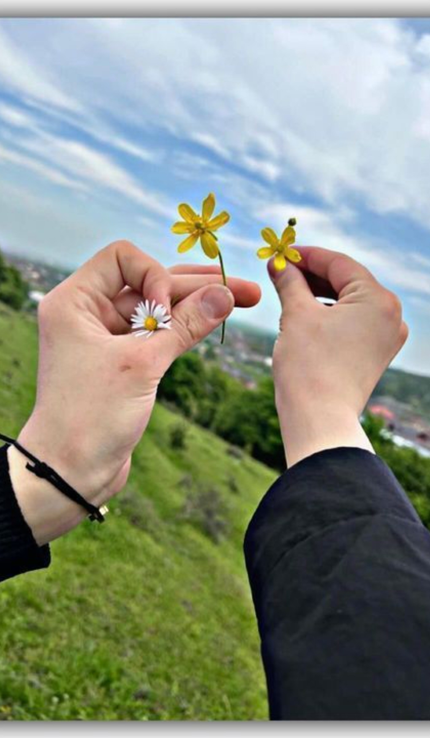 آخَر بِدَمَد صُبح اُمید اَز شَب مَن🌱☁️:)